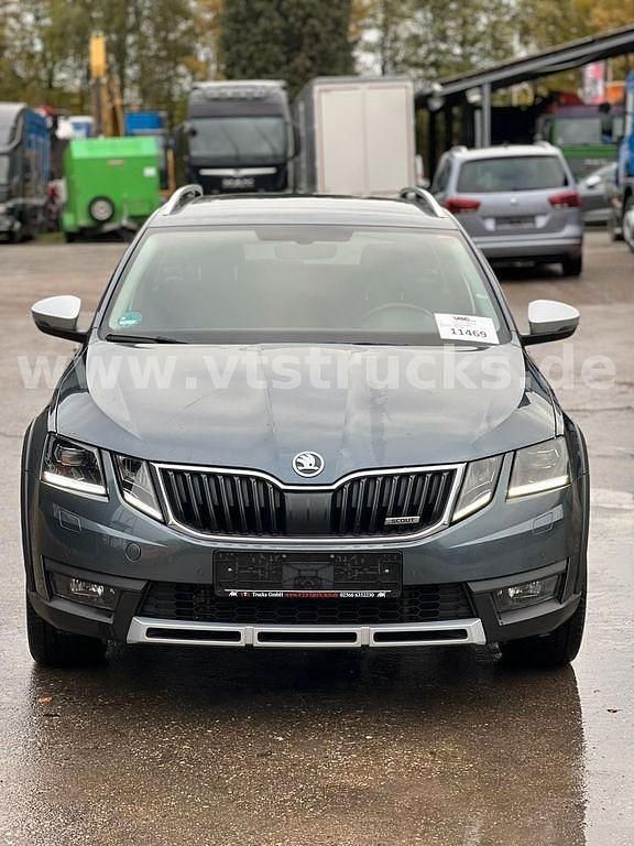 Gebraucht Skoda Octavia Scout 4x4 150 PS (110 kW) 2019 Grau Kombi