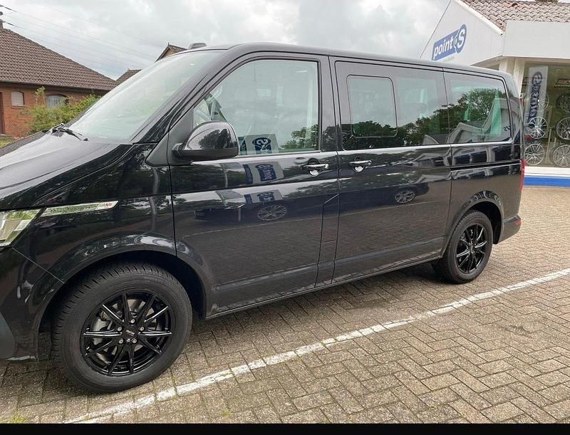 Gebraucht VW Multivan 150 PS (110 kW) 2022 Schwarz Van / Kleinbus