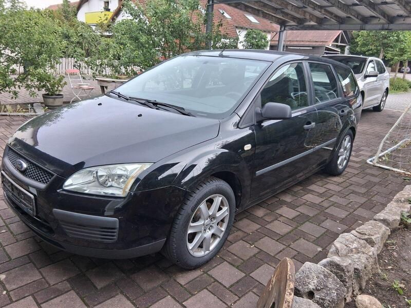 Schwarz Gebraucht 2007 Ford Focus Kombi | 1.950 € (Fairer Preis) - Bild 1/4