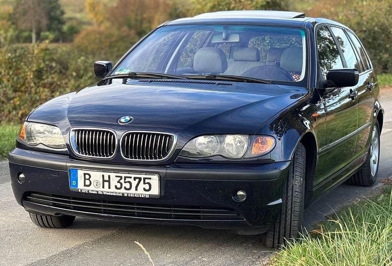 Blau Gebraucht 2004 BMW 325 Kombi | 4.650 € (Guter Preis) - Bild 1/4