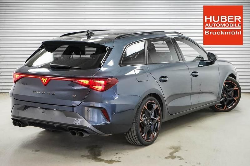 Gebraucht Cupra Leon VZ 333 PS (244 kW) 2025 Magnetic grau metallic (s7) Kombi