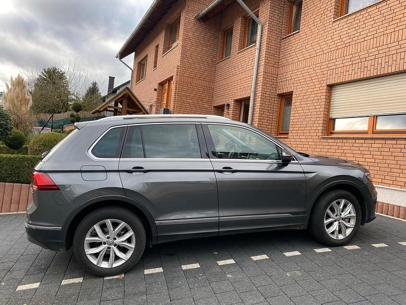 Gebraucht VW Tiguan 193 PS (141 kW) 2017 Grau SUV