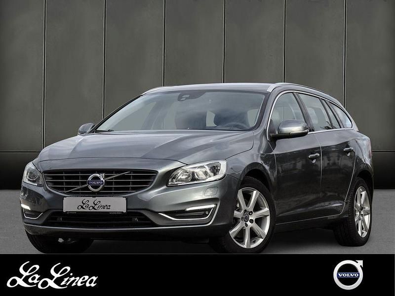 Grau Gebraucht 2018 Volvo V60 Summum Kombi | 19.890 € (Fairer Preis) - Bild 1/3