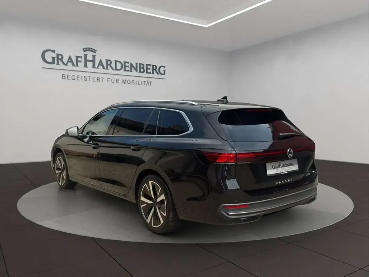 Gebraucht VW Passat Business 150 PS (110 kW) 2024 Schwarz Kombi
