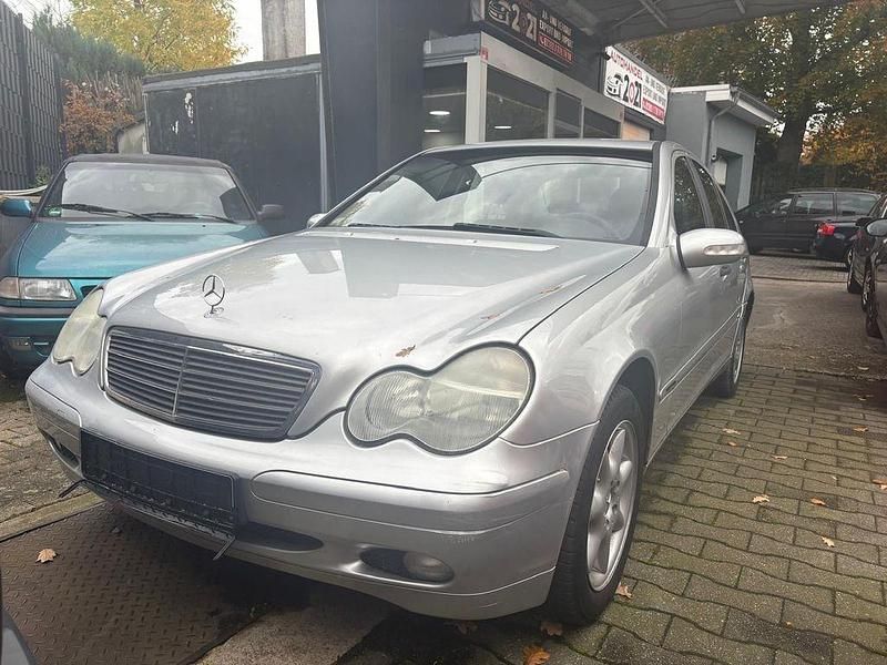 Silber Gebraucht 2005 Mercedes C200 Limousine | 2.995 € (Fairer Preis) - Bild 1/4
