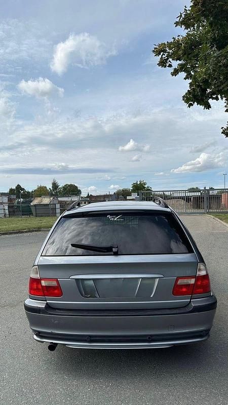 Gebraucht BMW 318 143 PS (105 kW) 2005 Grau Kombi