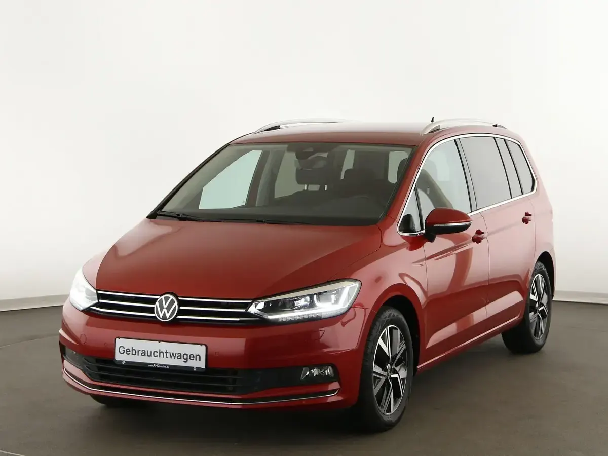 Gebraucht VW Touran Highline 150 PS (110 kW) 2022 Rot Van / Kleinbus