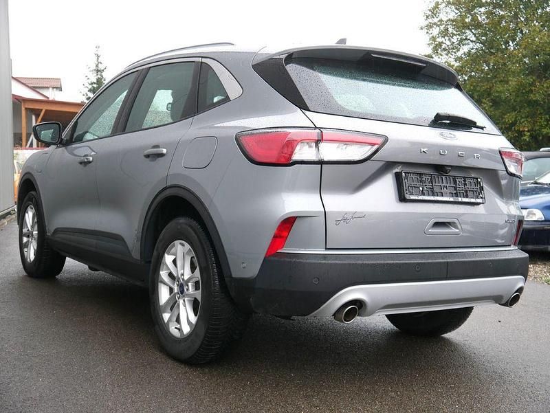 Gebraucht Ford Kuga Titanium 152 PS (111 kW) 2022 Silber SUV