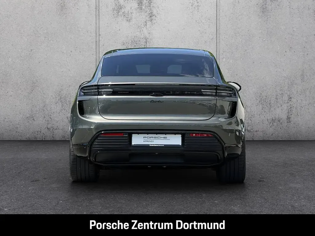 Gebraucht Porsche Macan Turbo 469 kW (639 PS) 2024 Grün SUV