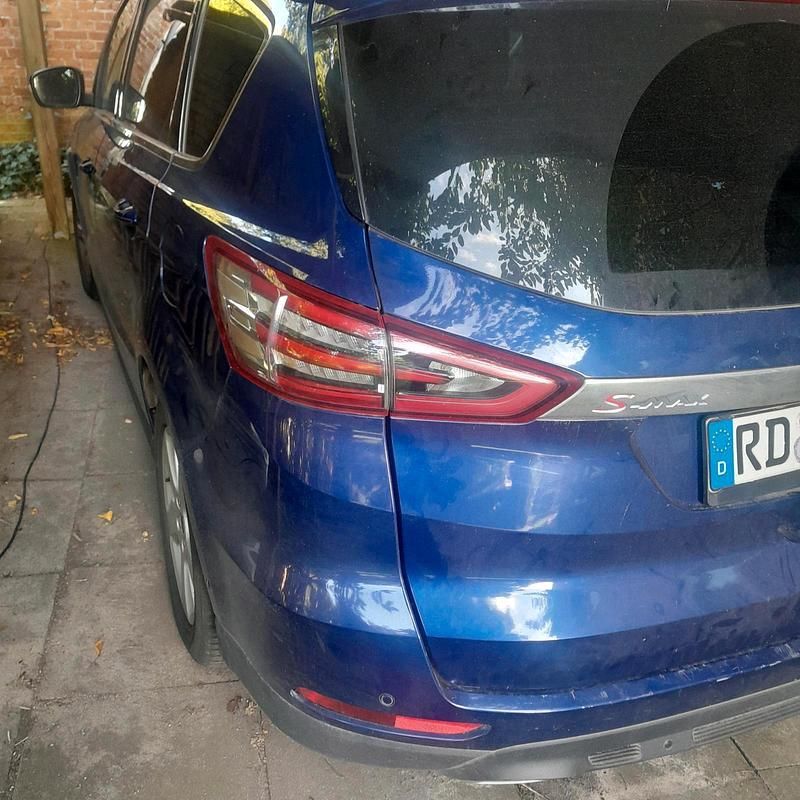 Gebraucht Ford S-MAX S 179 PS (131 kW) 2017 Blau Van / Kleinbus