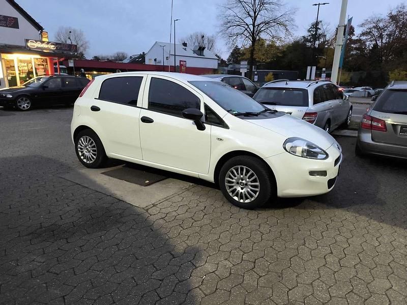 Bianco Gebraucht 2018 Fiat Punto Evo Kleinwagen | 6.295 € - Bild 1/4