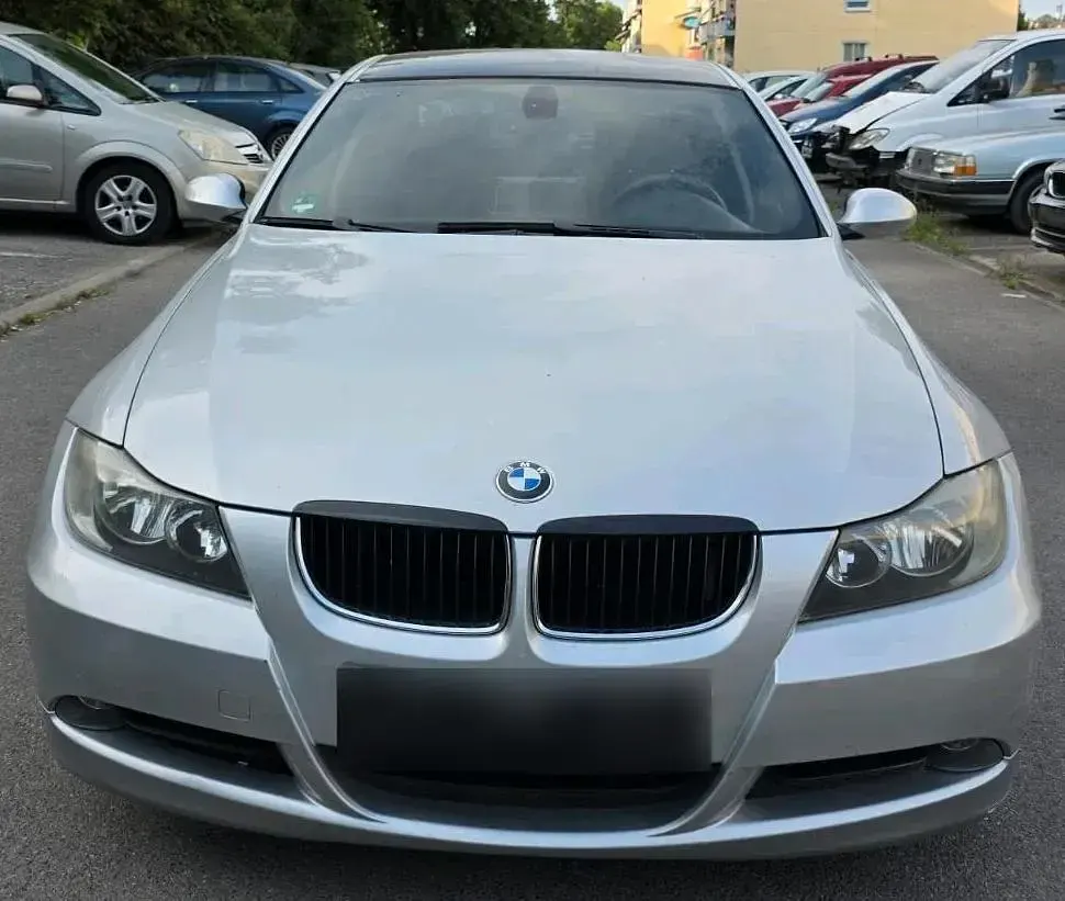 Gebraucht BMW 318 129 PS (94 kW) 2006 Silber Limousine