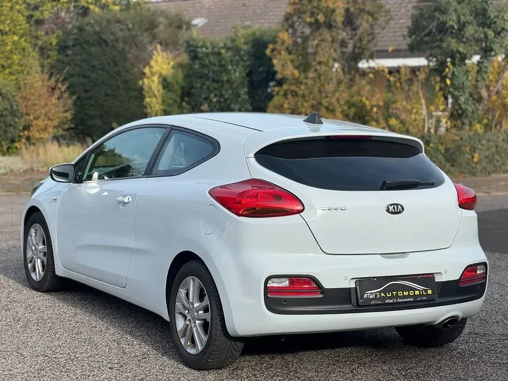 Gebraucht Kia Ceed 135 PS (99 kW) 2013 Weiß Kleinwagen
