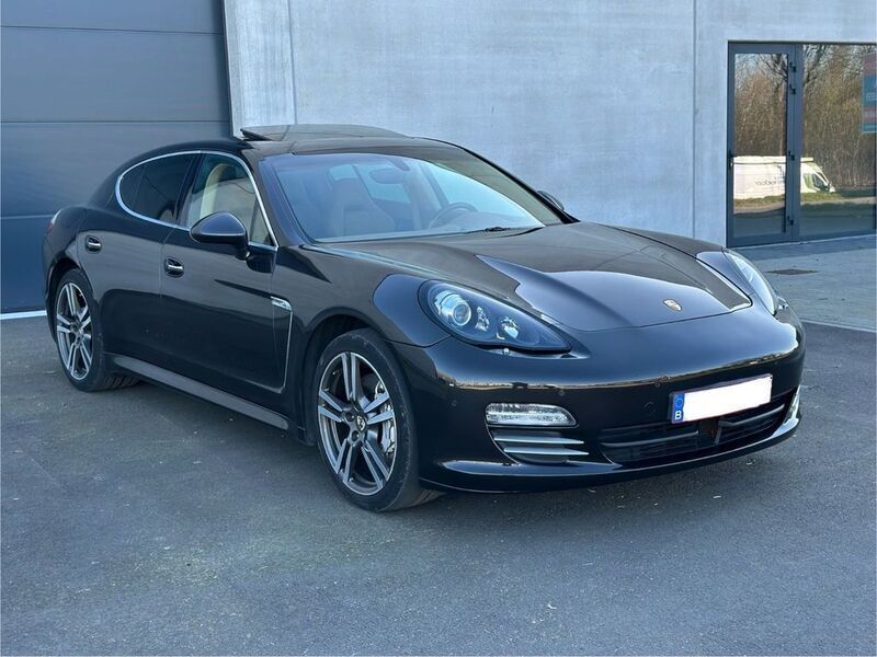 Grau Gebraucht 2011 Porsche Panamera 4S Limousine | 29.999 € (Guter Preis) - Bild 1/4