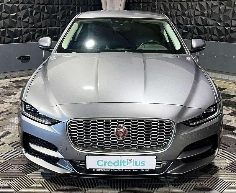 Gebraucht Jaguar XE S 179 PS (131 kW) 2020 Grau Limousine