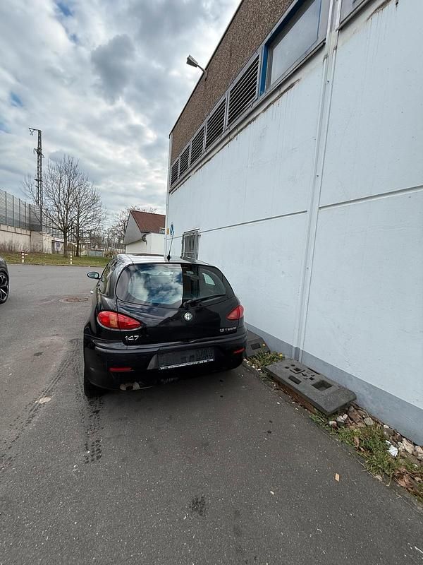 Gebraucht Alfa Romeo 147 105 PS (77 kW) 2001 Schwarz Kleinwagen