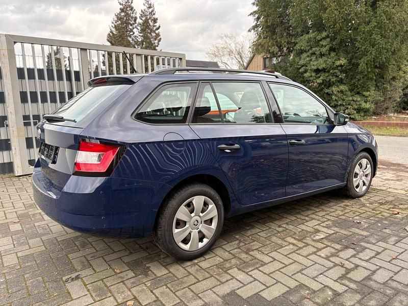 Gebraucht Skoda Fabia Active 90 PS (66 kW) 2015 Blau Kombi