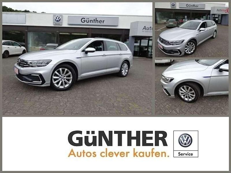 Reflexsilbermetallic Gebraucht 2021 VW Passat Business Kombi | 22.750 € (Fairer Preis) - Bild 1/4