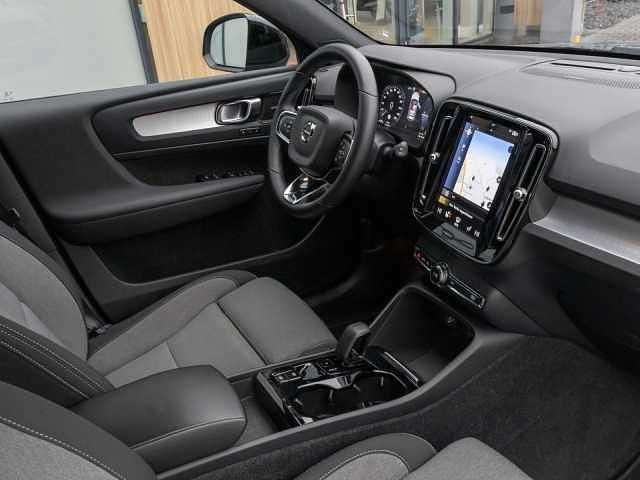 Gebraucht Volvo XC40 Plus 155 PS (114 kW) 2022 Grau SUV