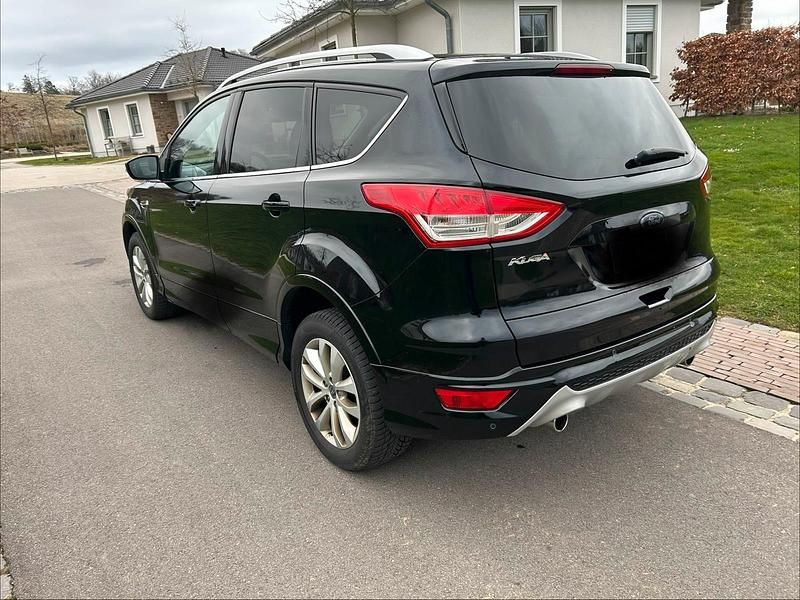 Gebraucht Ford Kuga Individual 180 PS (132 kW) 2015 Schwarz SUV
