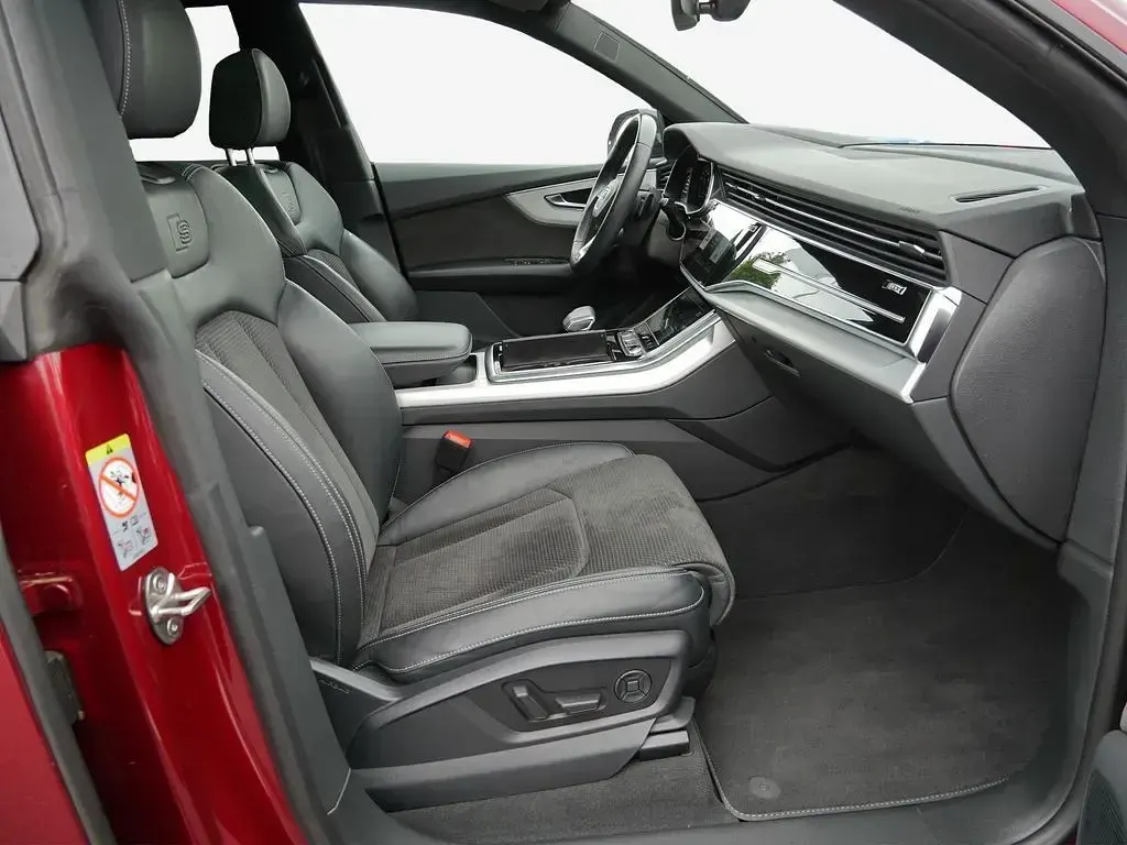 Gebraucht Audi SQ8 Ambiente 507 PS (372 kW) 2021 Matadorrot metallic SUV