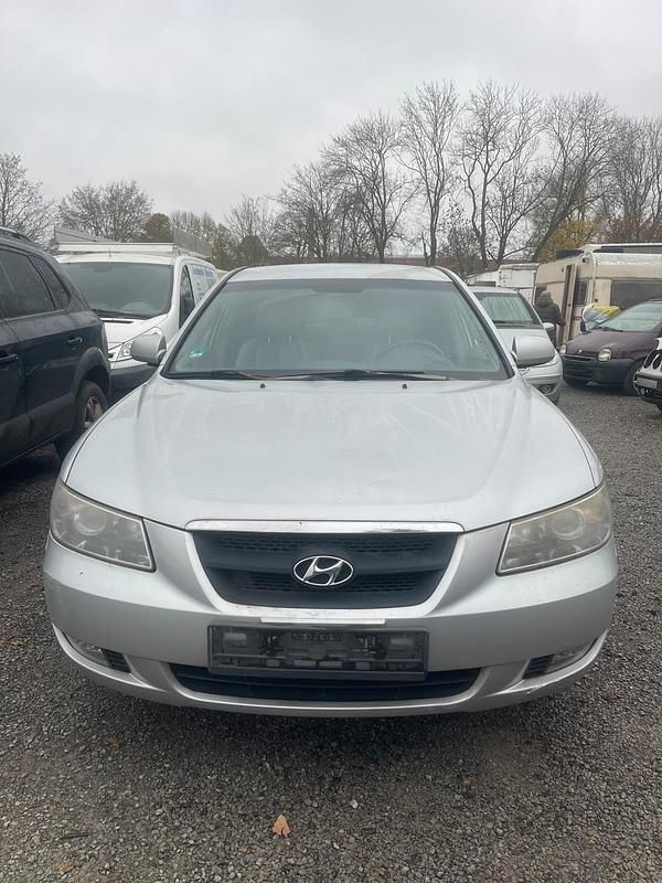 Silber Gebraucht 2006 Hyundai Sonata Limousine | 1.900 € - Bild 1/4