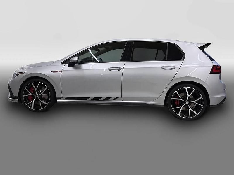 Usata VW Golf VIII 300 CV (220 kW) 2023 Argento Berlina