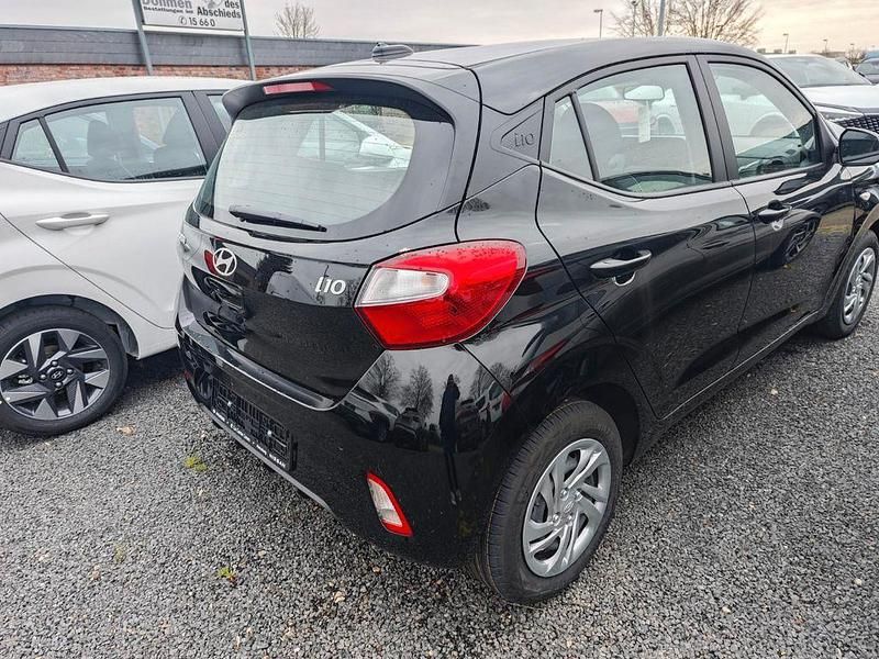 Gebraucht Hyundai i10 Select 63 PS (46 kW) 2025 Schwarz Kleinwagen