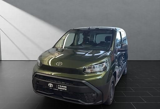 Neu Toyota Proace Verso City 110 PS (80 kW) 2026 Grün Kombi