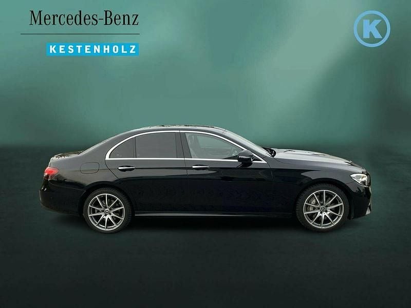 Gebraucht Mercedes E300 AMG 306 PS (225 kW) 2022 Unilack schwarz Limousine