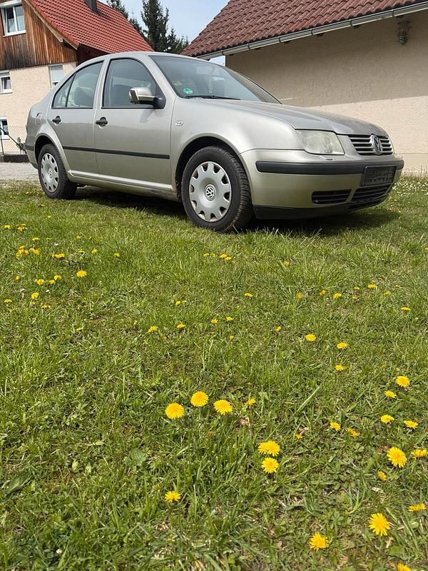 Usata VW Bora 103 CV (75 kW) 2004 Berlina