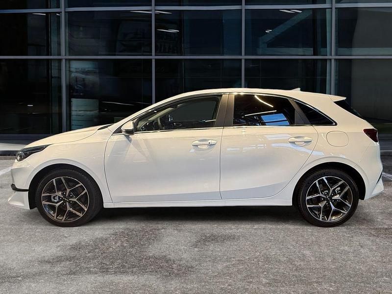 Neu Kia Ceed 140 PS (102 kW) 2025 Kleinwagen