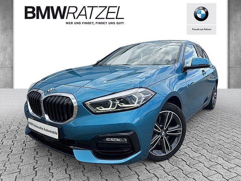 Blau Gebraucht 2023 BMW 118 Sport Line Kleinwagen | 27.930 € (Teuer) - Bild 1/4