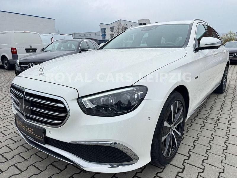 Gebraucht Mercedes E300 194 PS (142 kW) 2020 Weiß Limousine