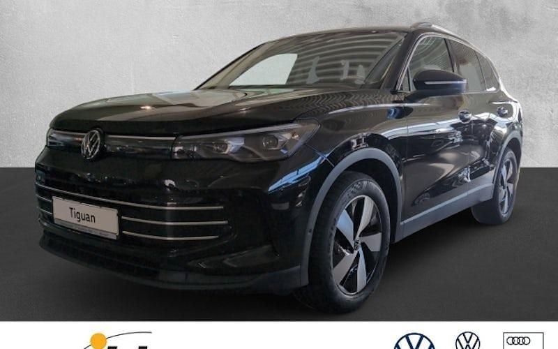 Schwarz Neu 2025 VW Tiguan Elegance SUV | 43.990 € (Superpreis) - Bild 1/4
