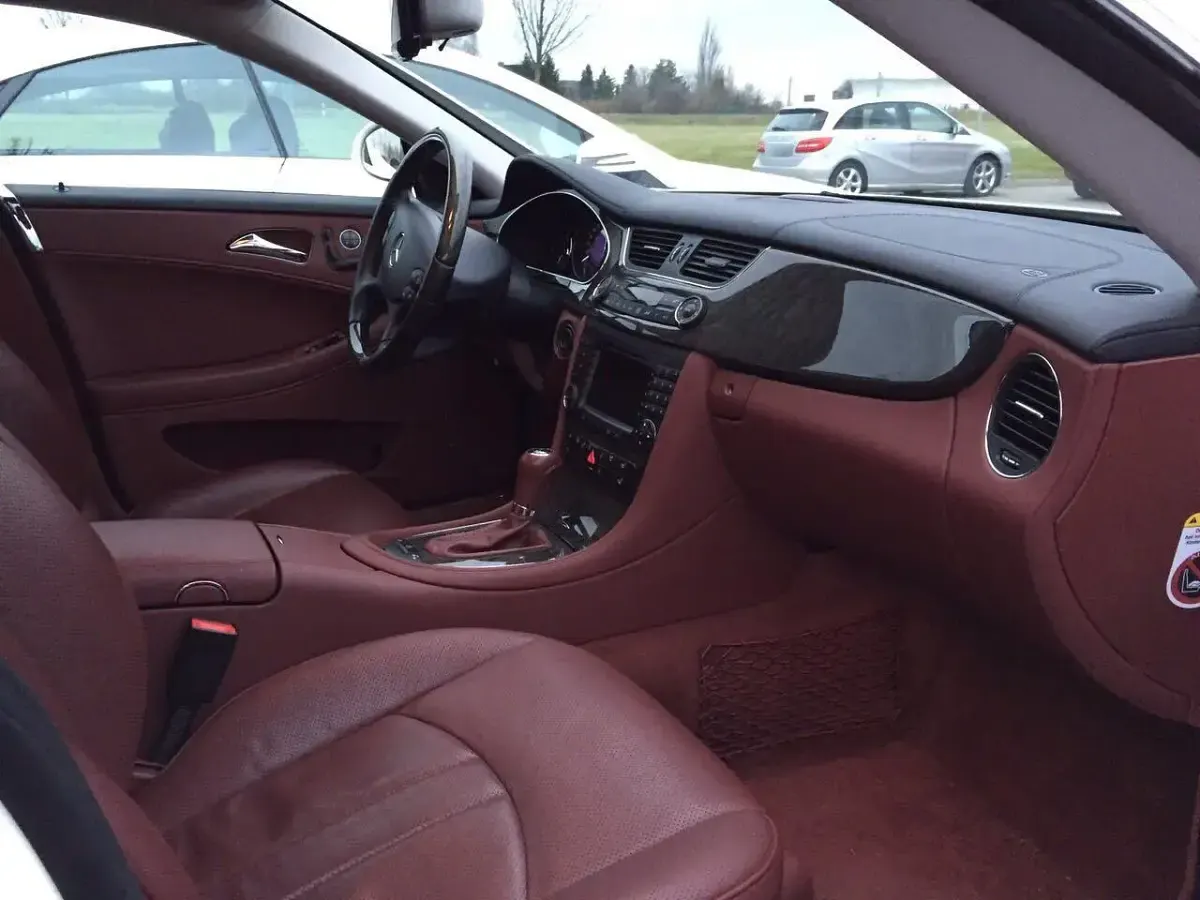 Gebraucht Mercedes CLS320 224 PS (164 kW) 2007 Weiß Coupé