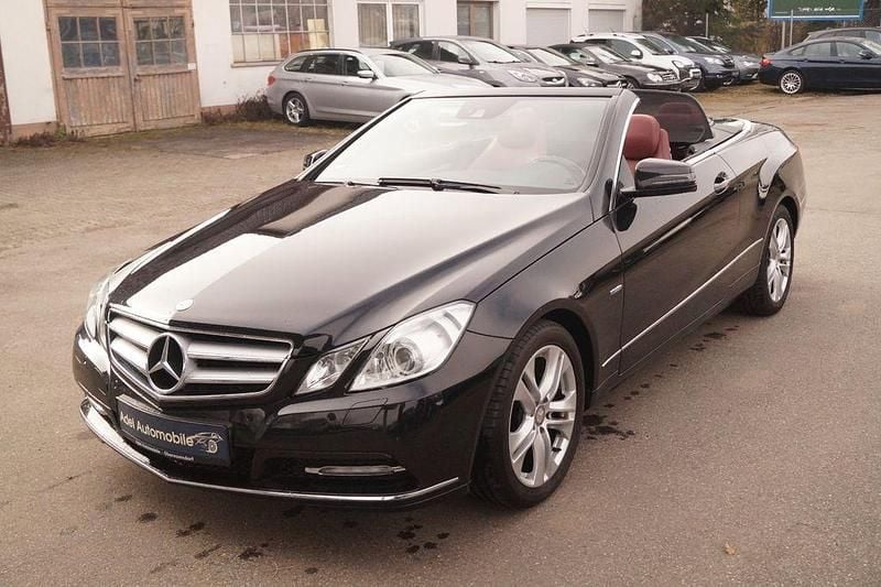 Gebraucht Mercedes E200 184 PS (135 kW) 2012 Schwarz Cabrio