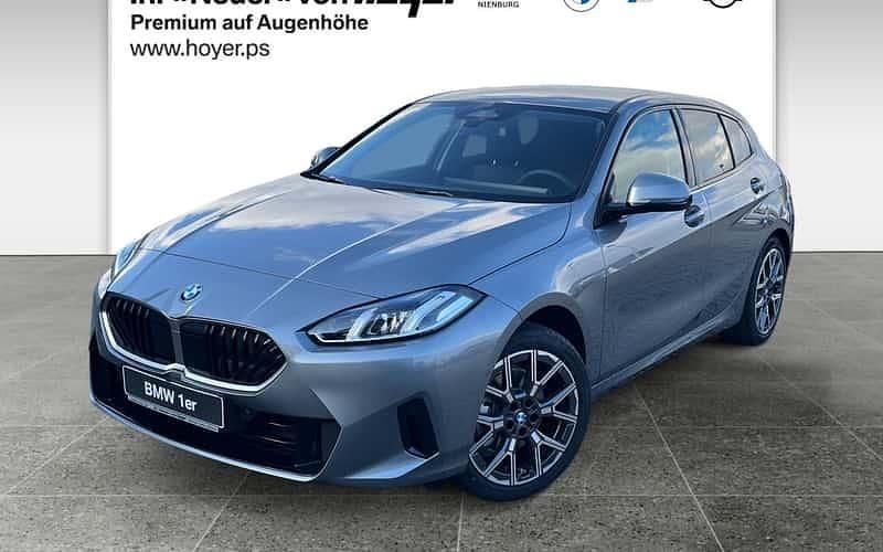 Grau Neu 2025 BMW 120 Shadowline Kleinwagen | 35.990 € (Guter Preis) - Bild 1/4