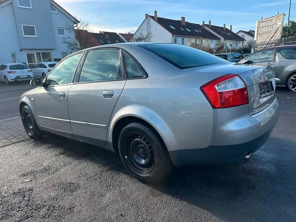 Second-hand Audi A4 102 CP (75 kW) 2002 Gri Berlinǎ