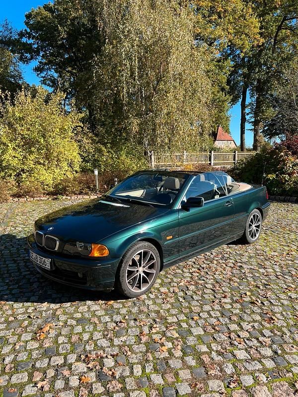 Grün Gebraucht 2002 BMW 320 Cabriolet Cabrio | 5.990 € (Guter Preis) - Bild 1/4