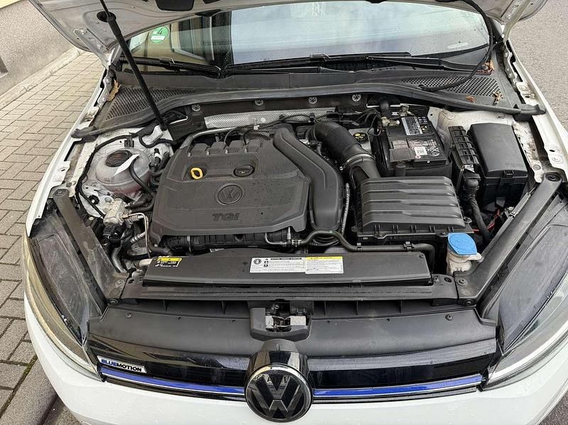 Gebraucht VW Golf VII Highline 131 PS (96 kW) 2019 Limousine