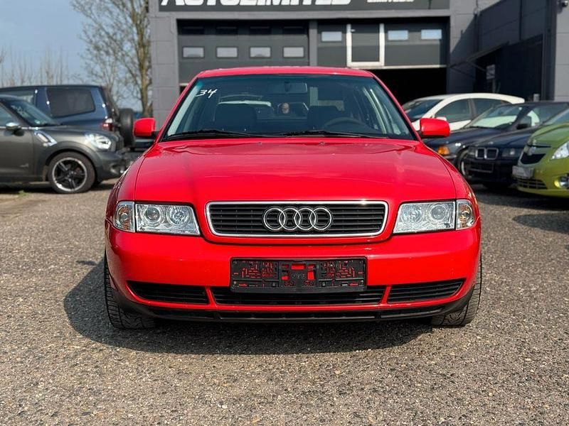 Gebraucht Audi A4 Comfort 125 PS (91 kW) 1996 Rot Limousine