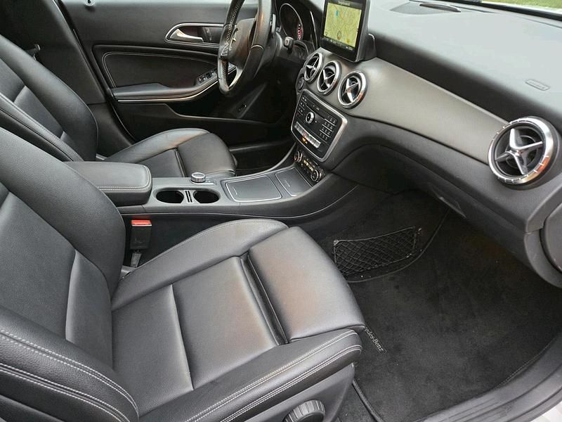 Gebraucht Mercedes CLA200 156 PS (114 kW) 2016 Weiß Kombi