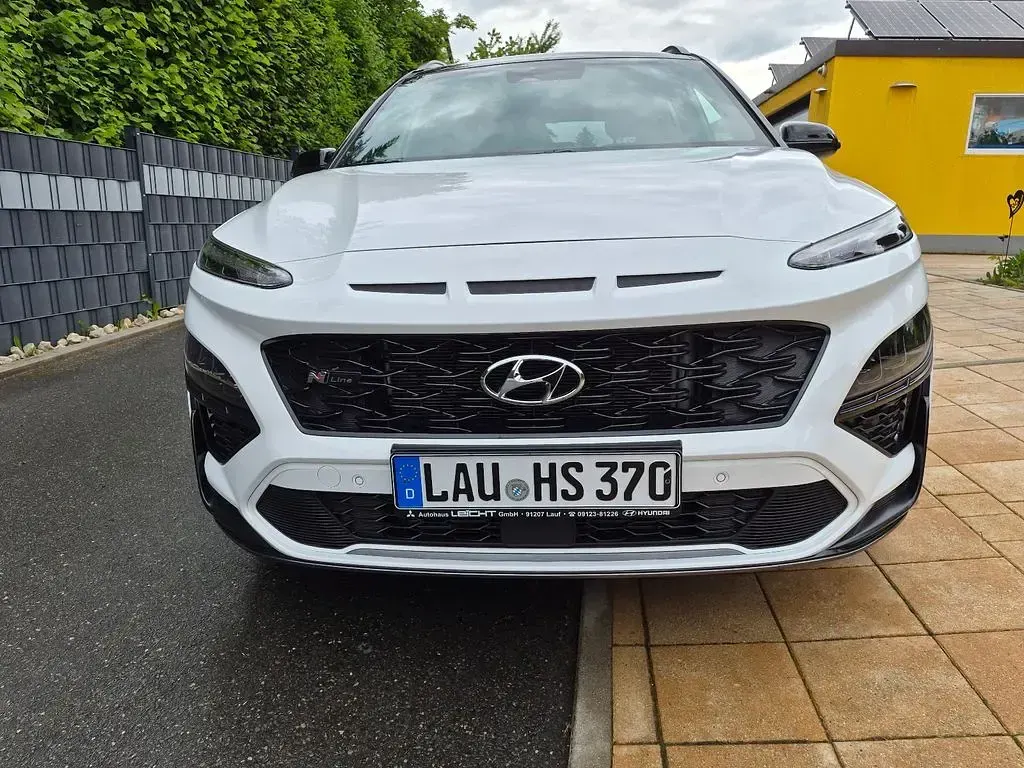 Gebraucht Hyundai Kona N Line 120 PS (88 kW) 2023 Weiß SUV