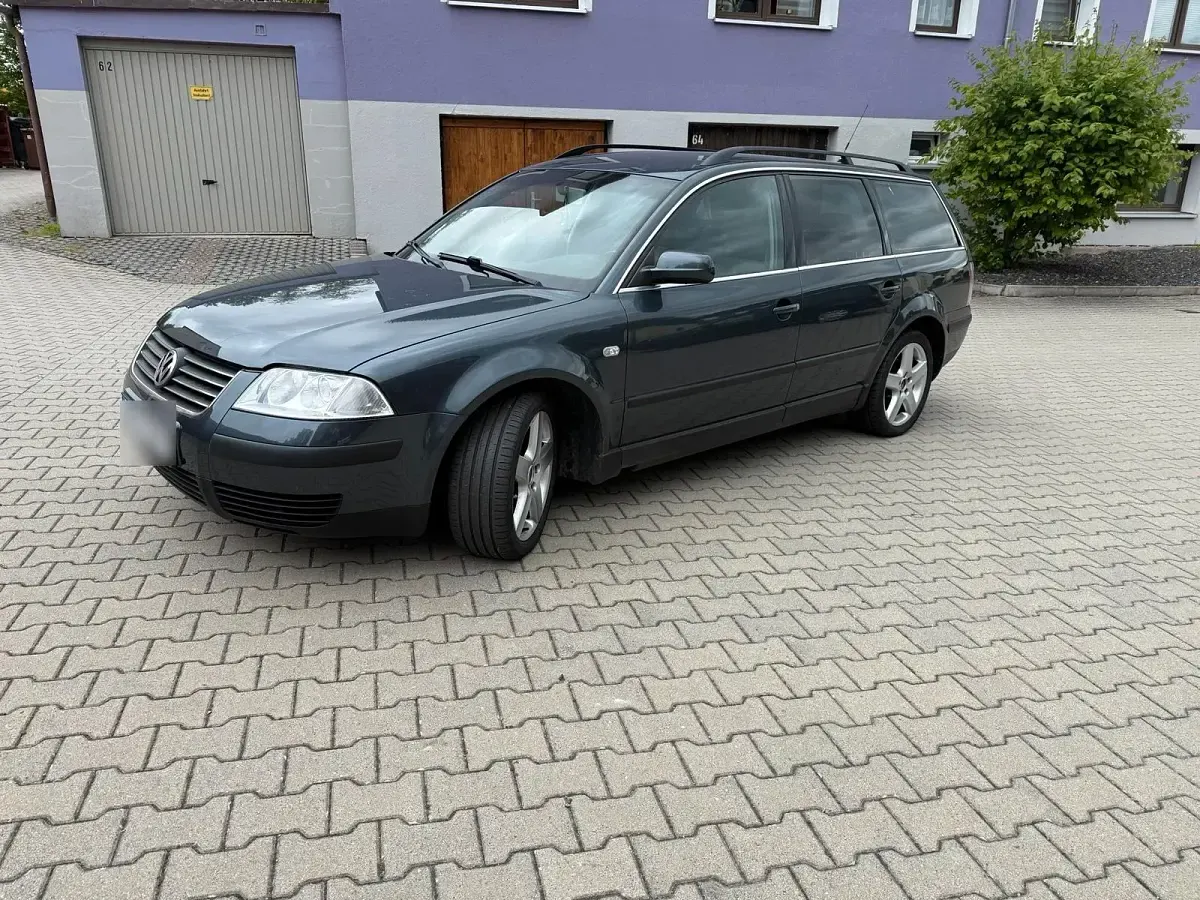 Gebraucht VW Passat 131 PS (96 kW) 2001 Blau Kombi