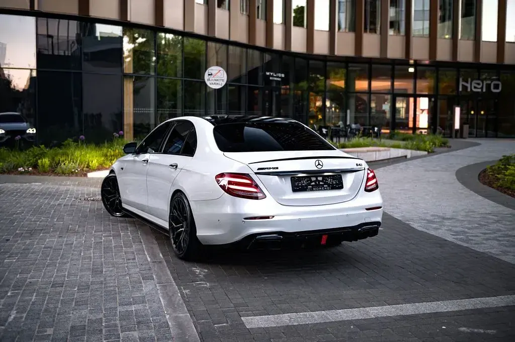 Gebraucht Mercedes E43 AMG AMG 401 PS (294 kW) 2018 Weiß Limousine