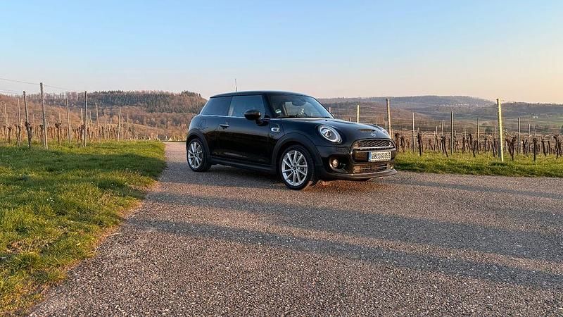 Second-hand Mini Cooper SE 135 kW (184 CP) 2020 Negru Hatchback