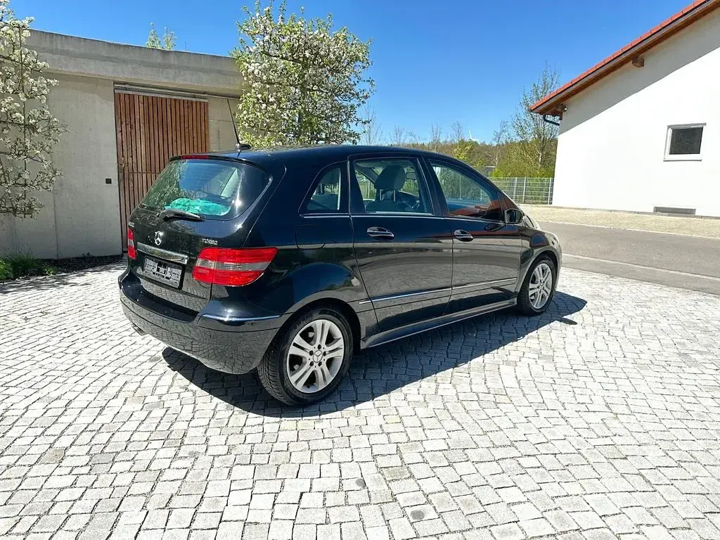 Gebraucht Mercedes B200 136 PS (100 kW) 2005 Schwarz Van / Kleinbus