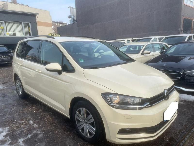 Gebraucht VW Touran 116 PS (85 kW) 2020 Beige Van / Kleinbus