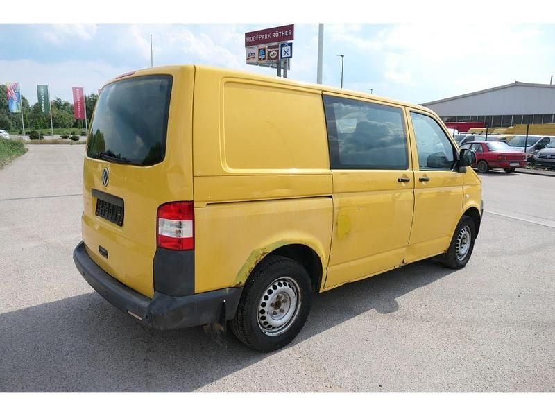 Używany VW Transporter 84 KM (61 kW) 2011 Żółty Van